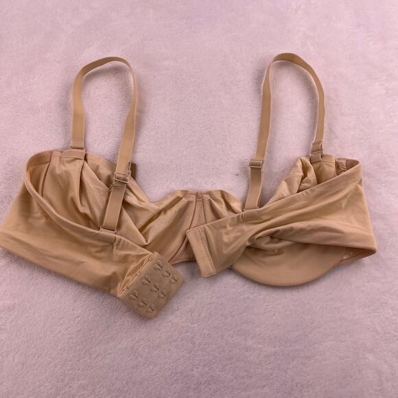 Skims smoothing unlined nude bra 42D, LIGHT STAIN PICTURED - Picture 3 of 4